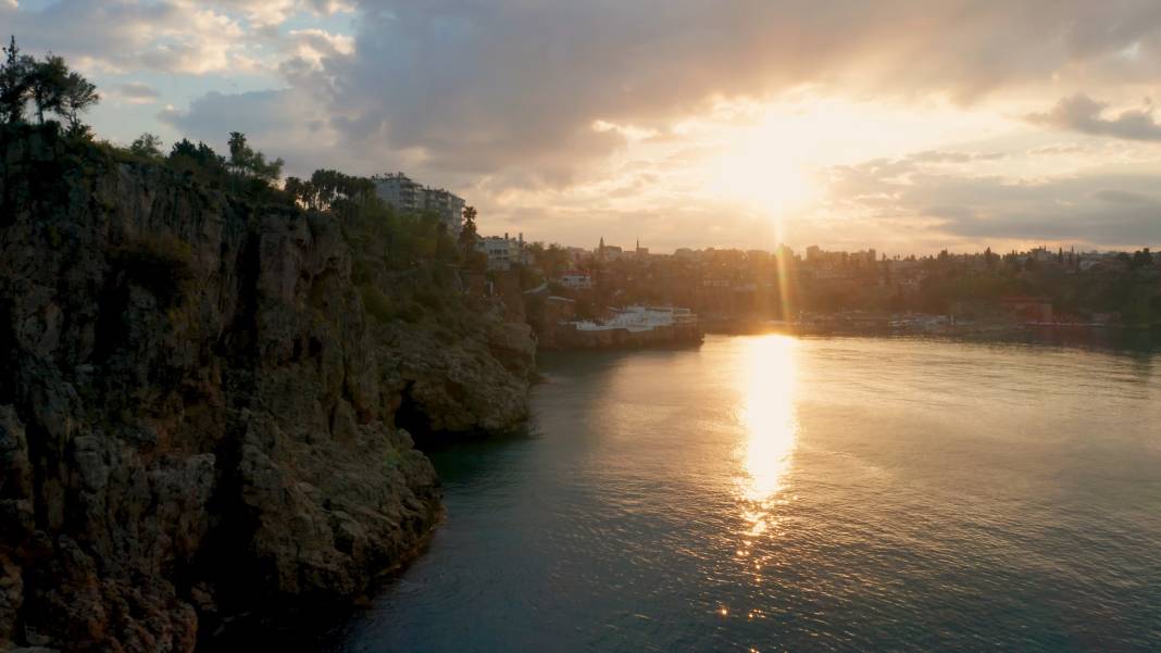 Antalya rekor kırdı: Bir günde 104 bin 359 yabancı ziyaretçi! 2